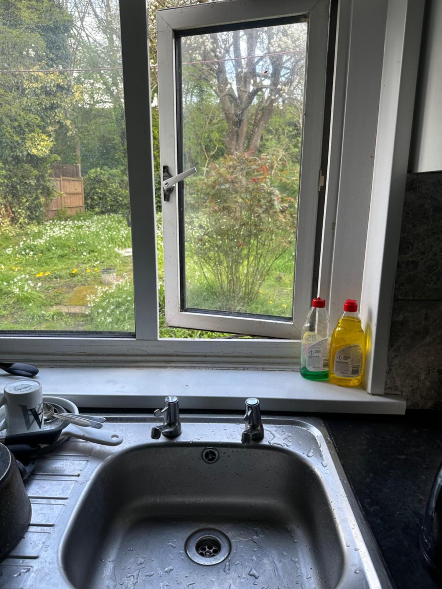 Ebehi Inn Welling Exteriér fotografie